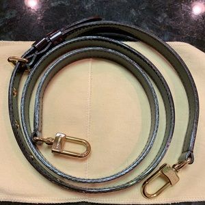 Louis Vuitton Vernis Amarante Adjustable Strap